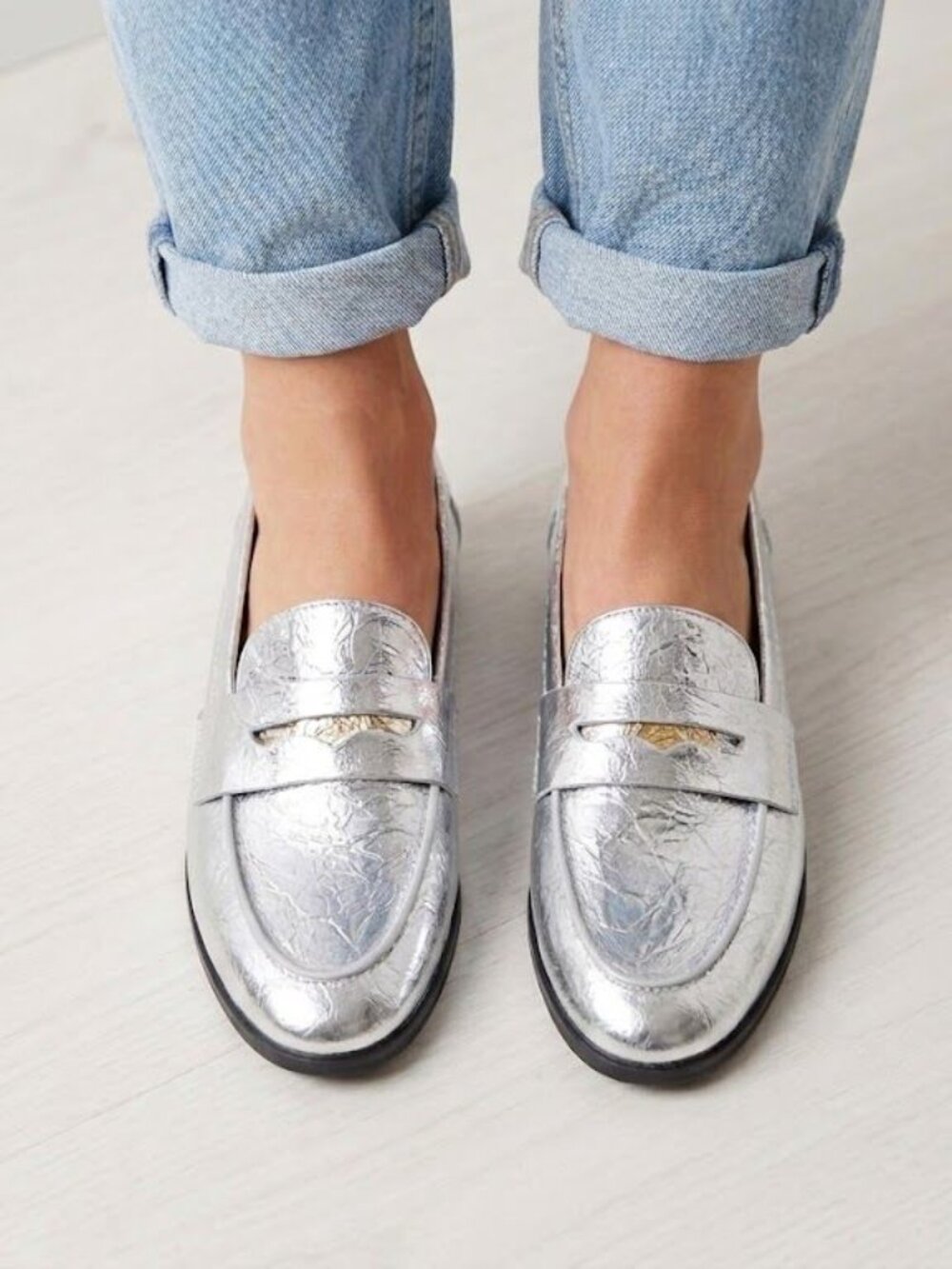 The Drop Women's Silver Crinkled Metallic Laya Loafer US 10